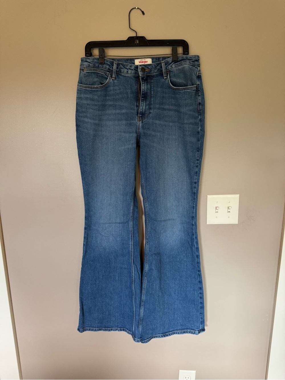 Wrangler Medium Blue Flare Jeans - Women's Wide Leg